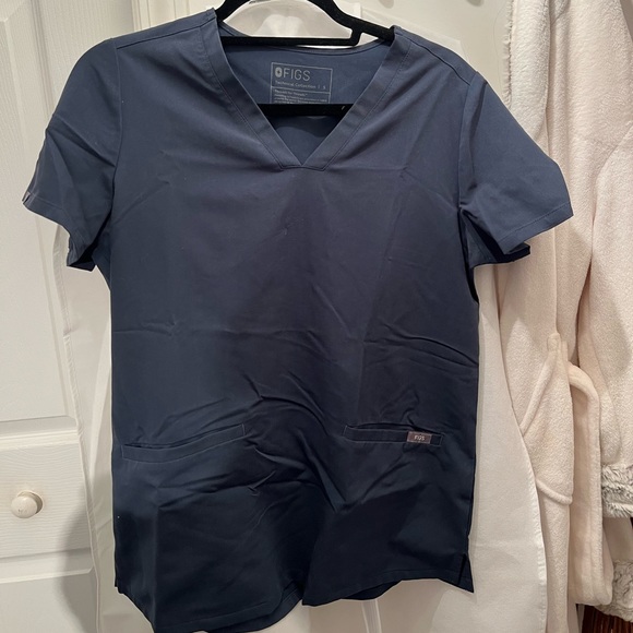 Figs Tops - women's Dark Harbor Casma™ - Three-Pocket Scrub Top - S / Dark Harbor